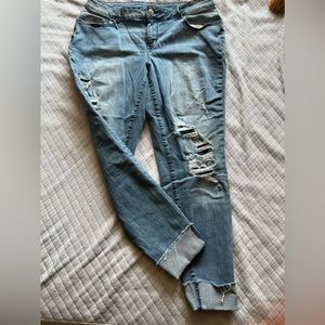 Maurices Size XL jeans new condition